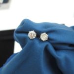 ダイヤ ピアス