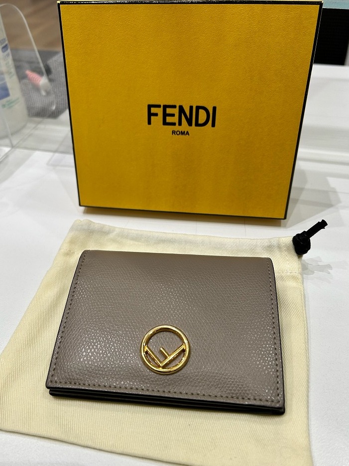 フェンディ 財布