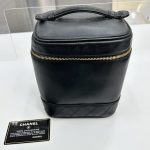 シャネル 化粧ポーチ