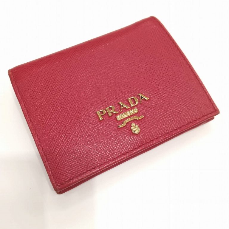 プラダ　財布