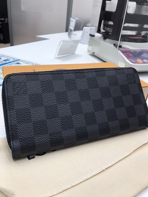 ヴィトン ジッピーウォレット ホリゾンタル