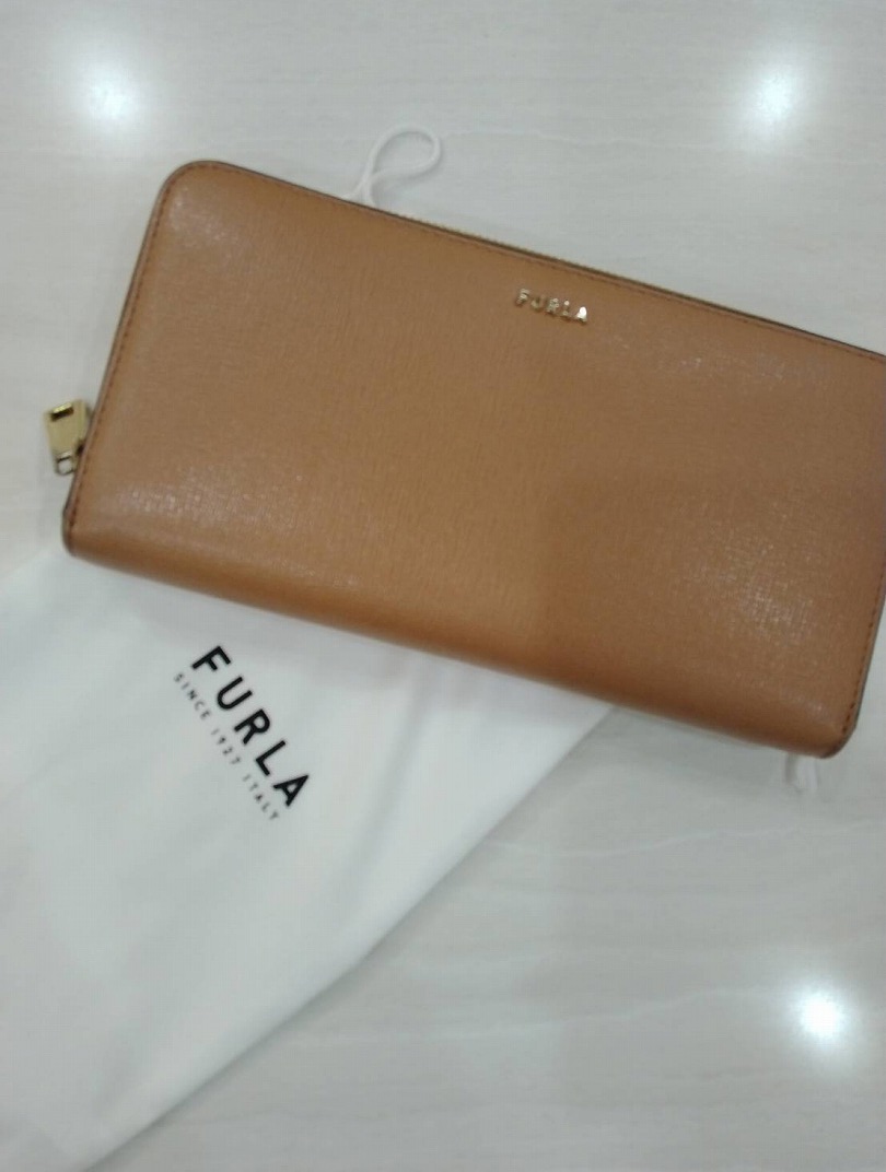 フルラ　財布
