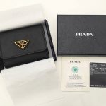 プラダ 財布